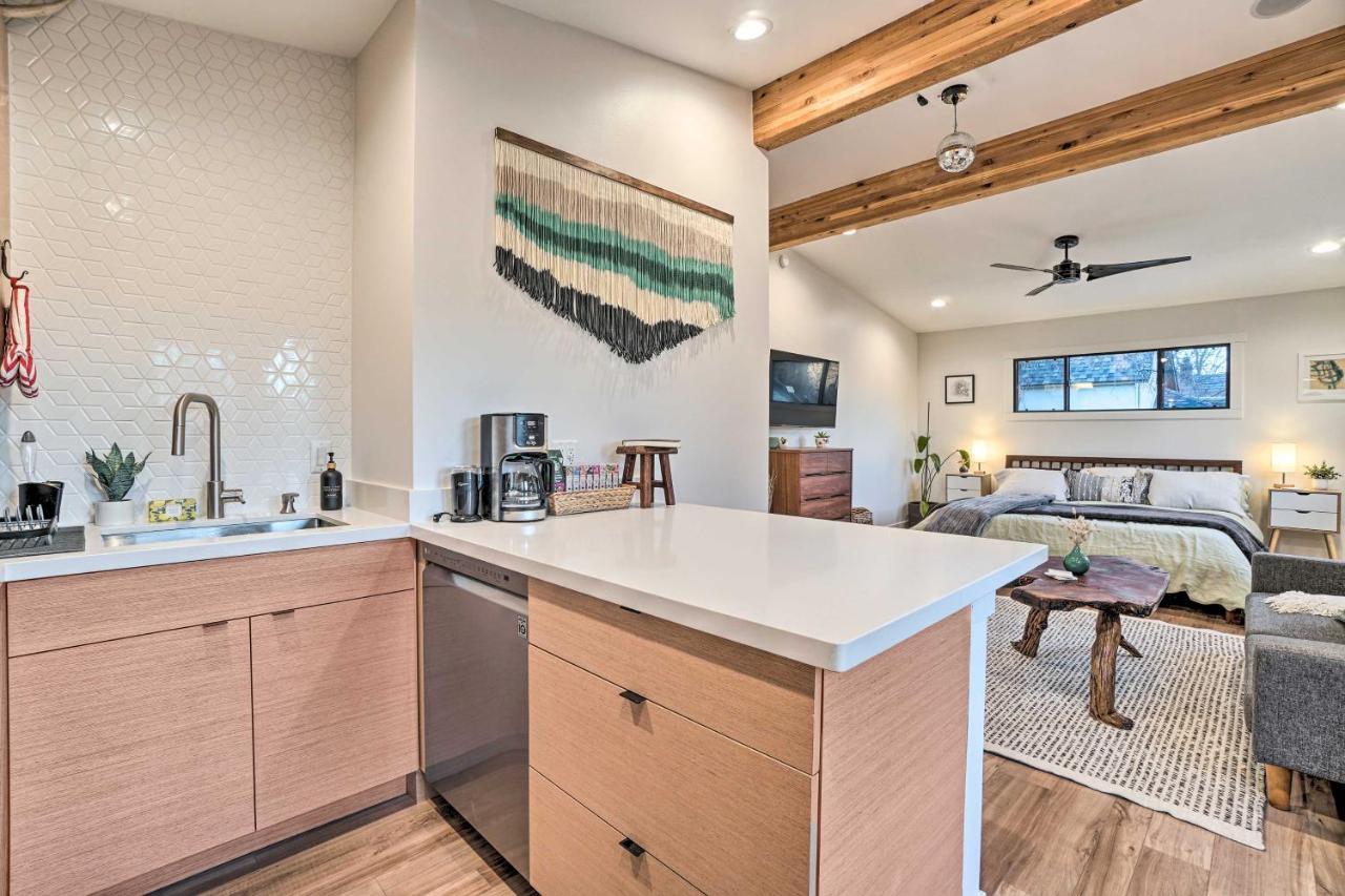 Cozy Flagstaff Studio With Patio - Near Dtwn! Extérieur photo